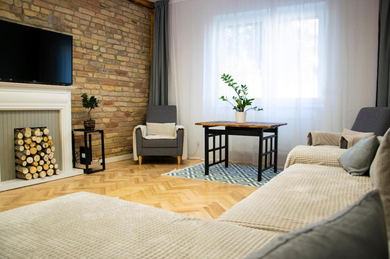Season One Apartman Сегед Екстер'єр фото