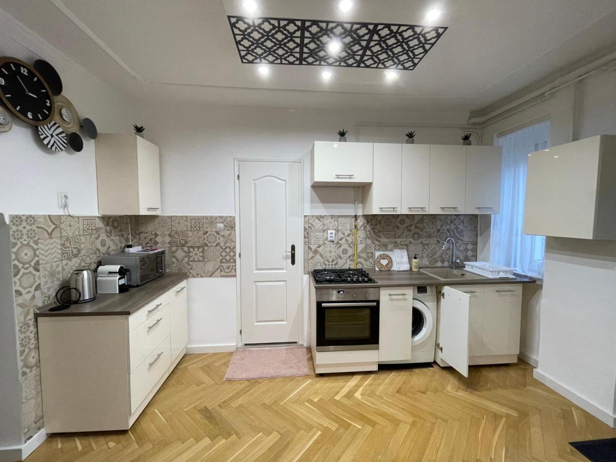Season One Apartman Сегед Екстер'єр фото
